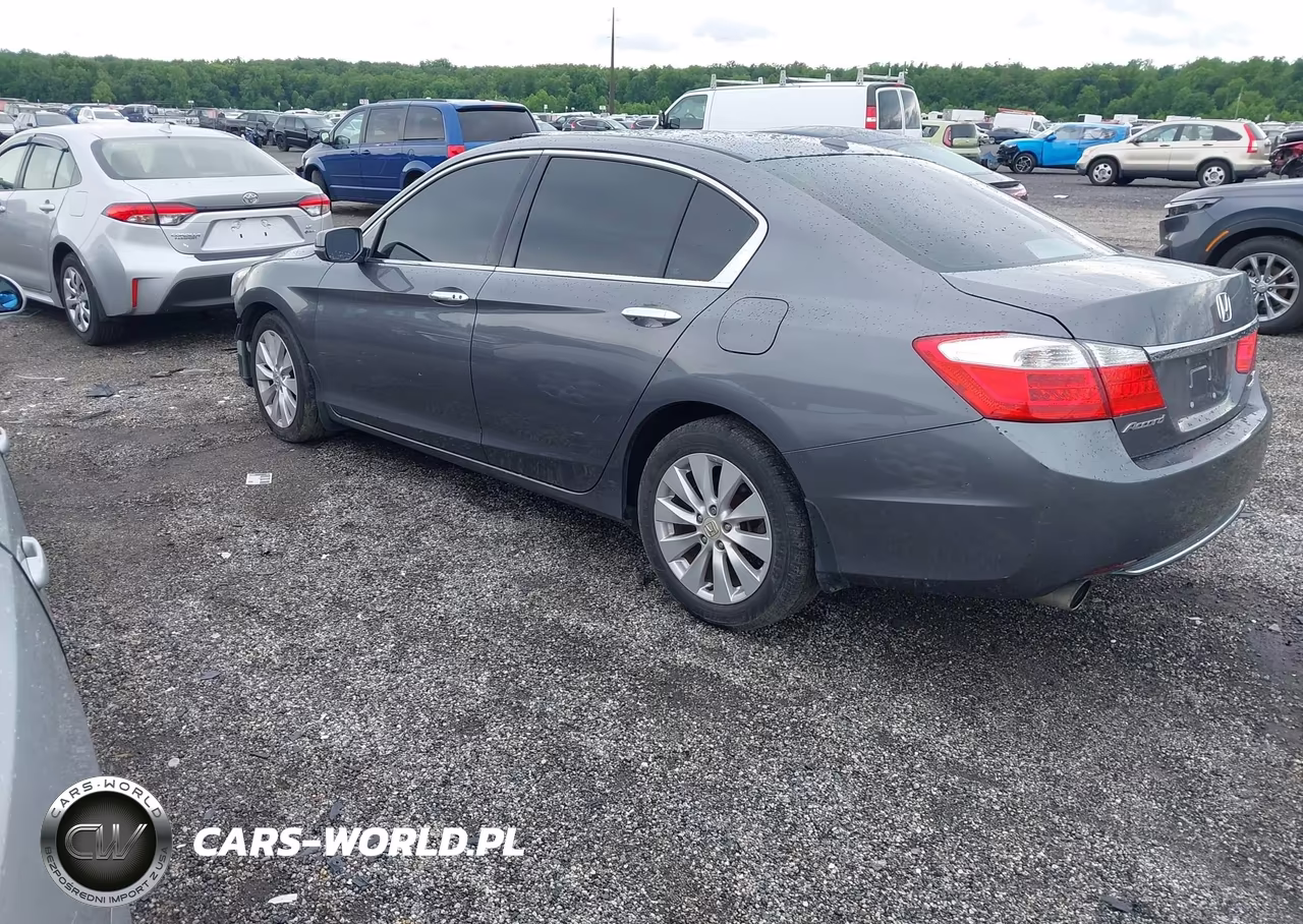 2013 Honda Accord Touring VIN:1HGCR3F95DA028629 - 3