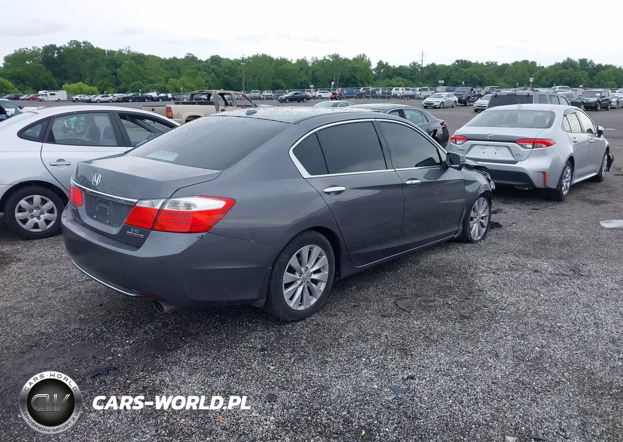 2013 Honda Accord Touring VIN:1HGCR3F95DA028629 - 4