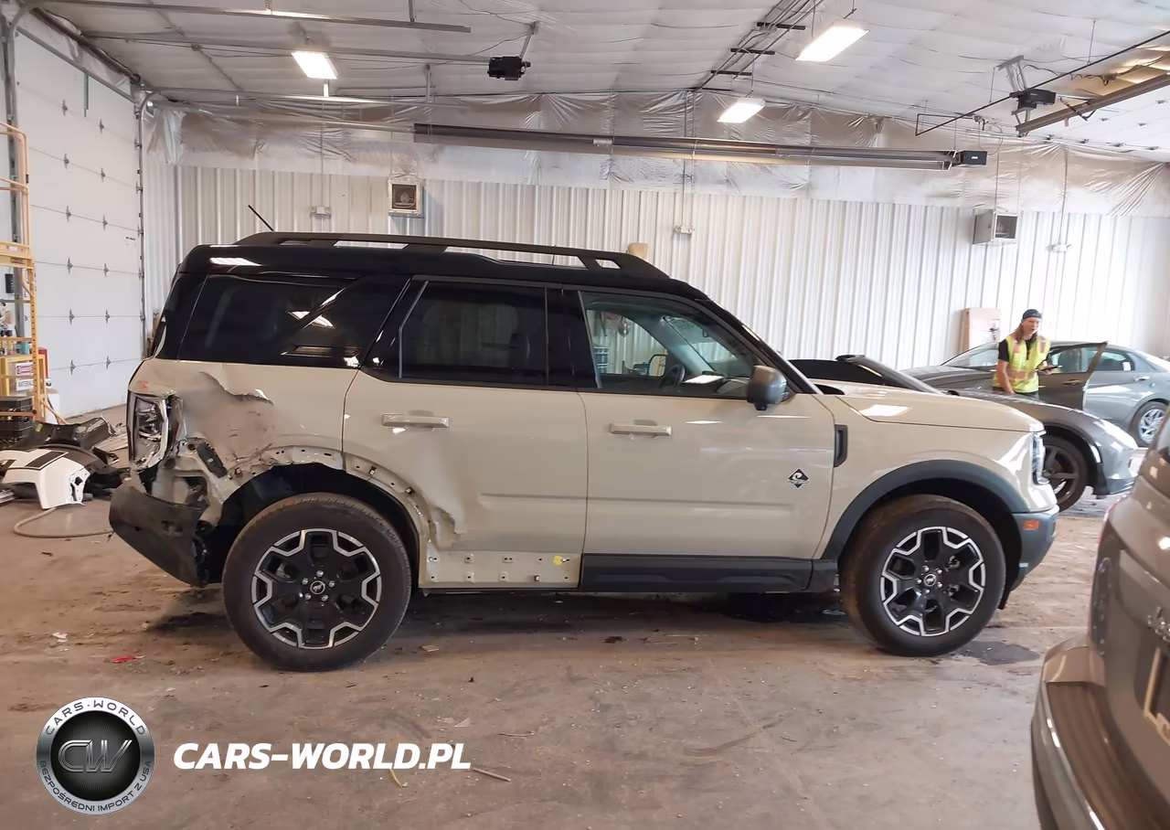 2025 Ford Bronco Sport Outer Banks VIN:3FMCR9CNXSRE43186 - 13
