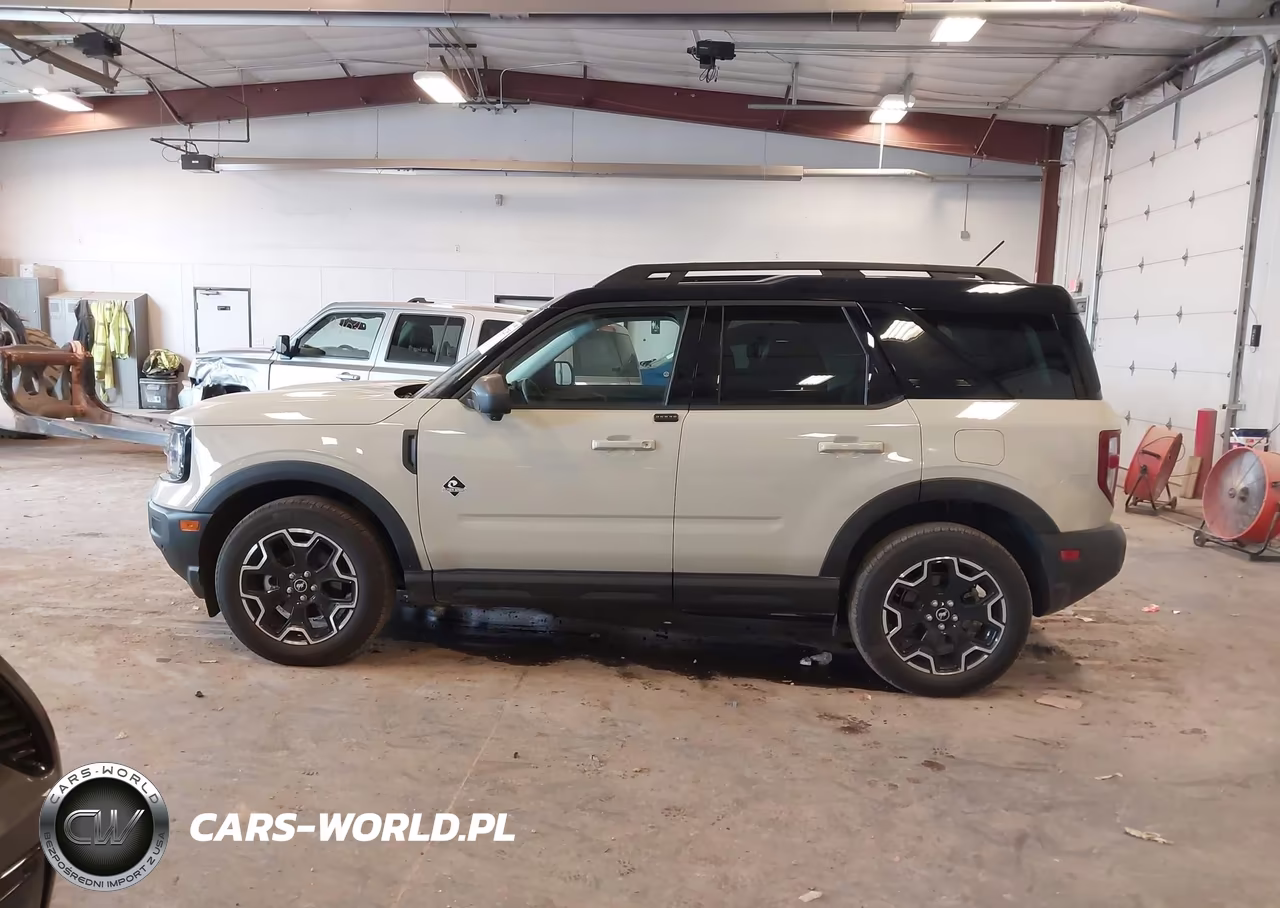 2025 Ford Bronco Sport Outer Banks VIN:3FMCR9CNXSRE43186 - 14