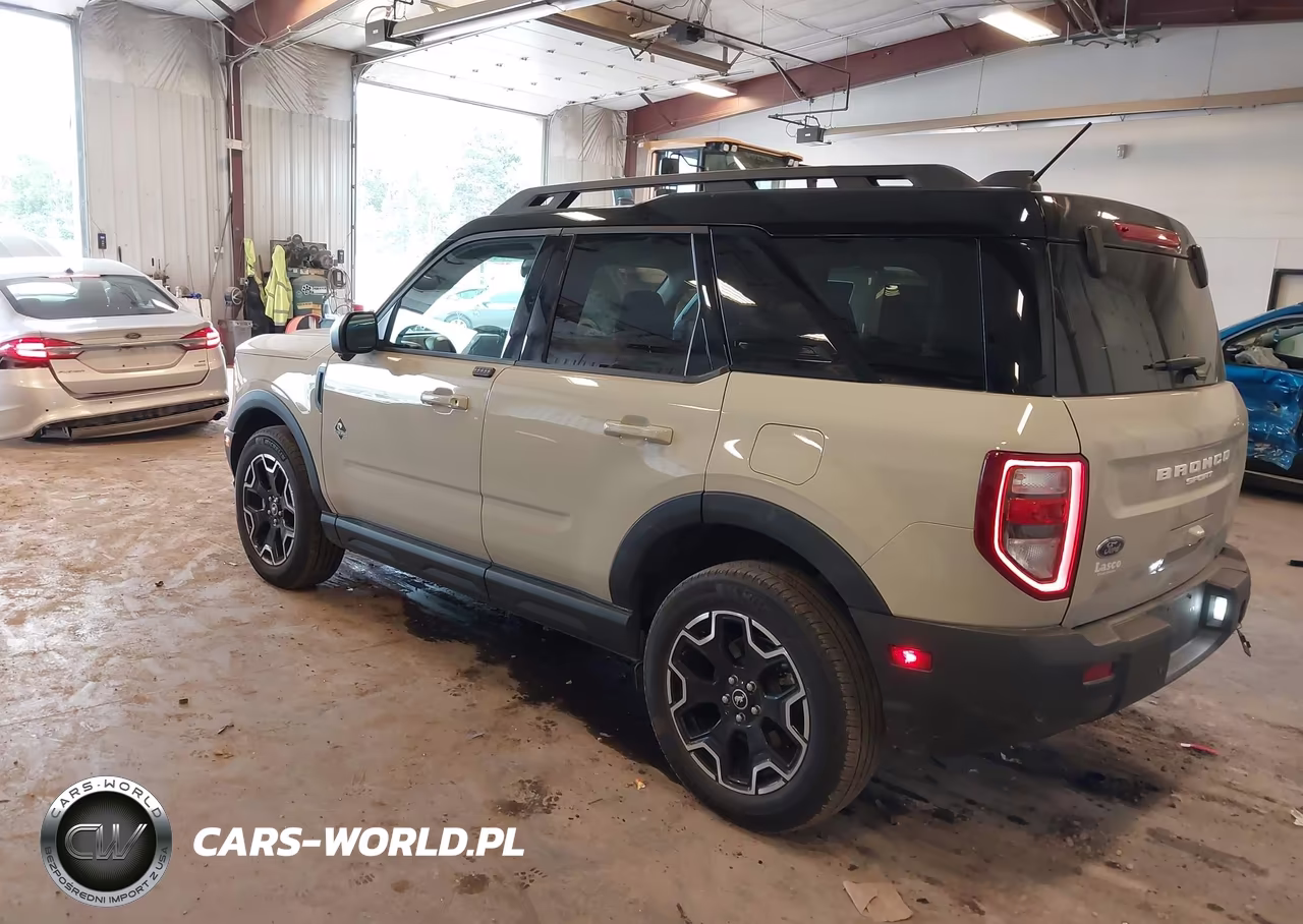 2025 Ford Bronco Sport Outer Banks VIN:3FMCR9CNXSRE43186 - 3
