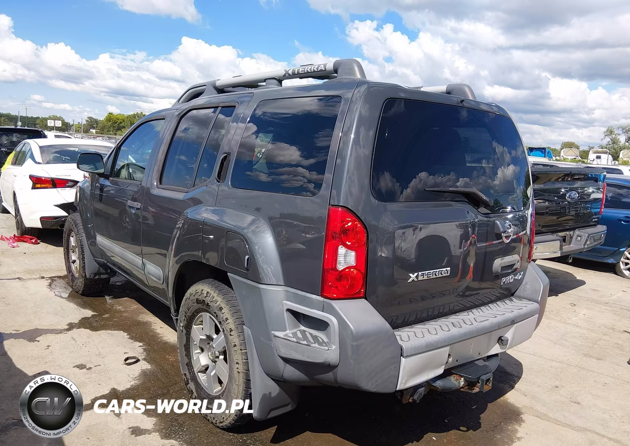 2013 Nissan Xterra Pro-4X VIN:5N1AN0NW7DN819899 - 3