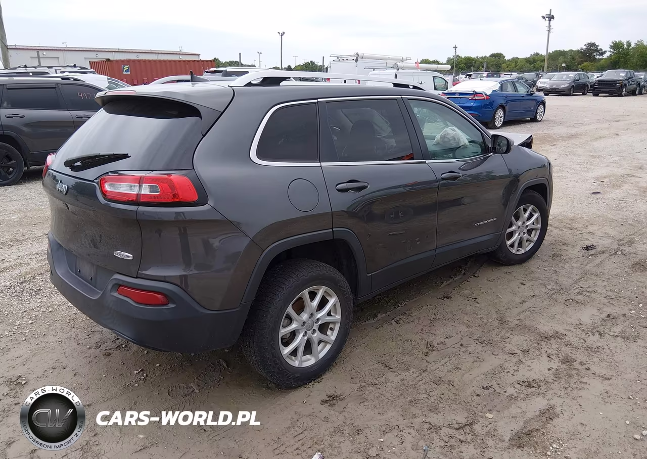 2016 Jeep Cherokee Latitude VIN:1C4PJLCB8GW172035 - 4