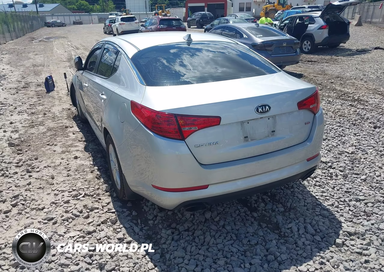 2013 Kia Optima Lx VIN:KNAGM4A75D5379511 - 3