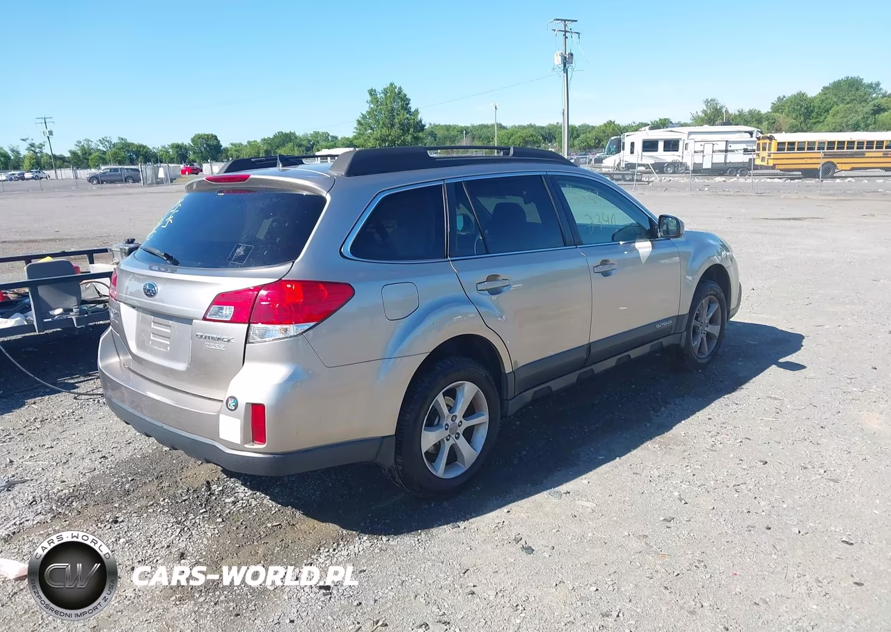 2014 Subaru Outback 2.5I Premium VIN:4S4BRBDC4E3328358 - 4
