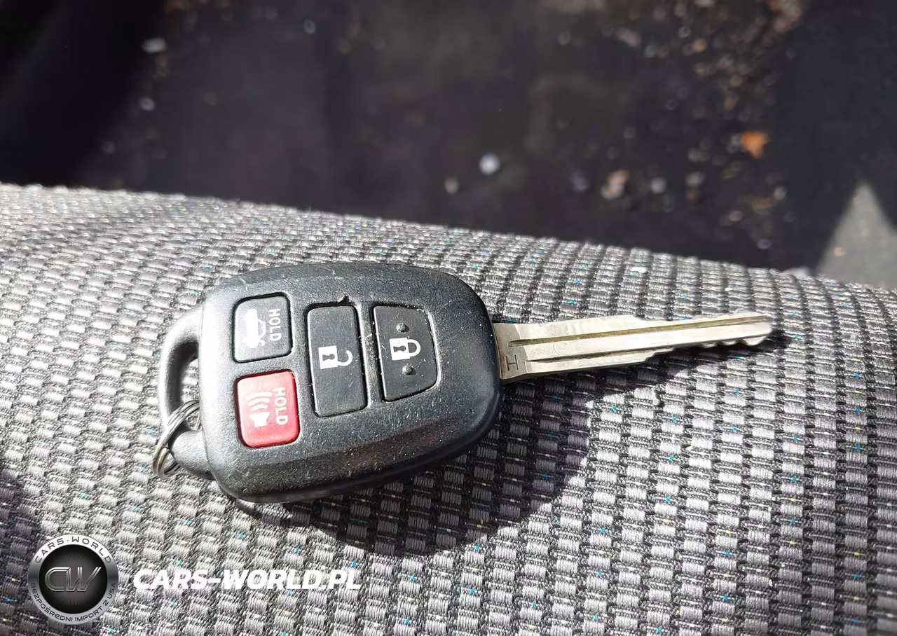 2015 Toyota Corolla S Plus VIN:5YFBURHE6FP190094 - 11