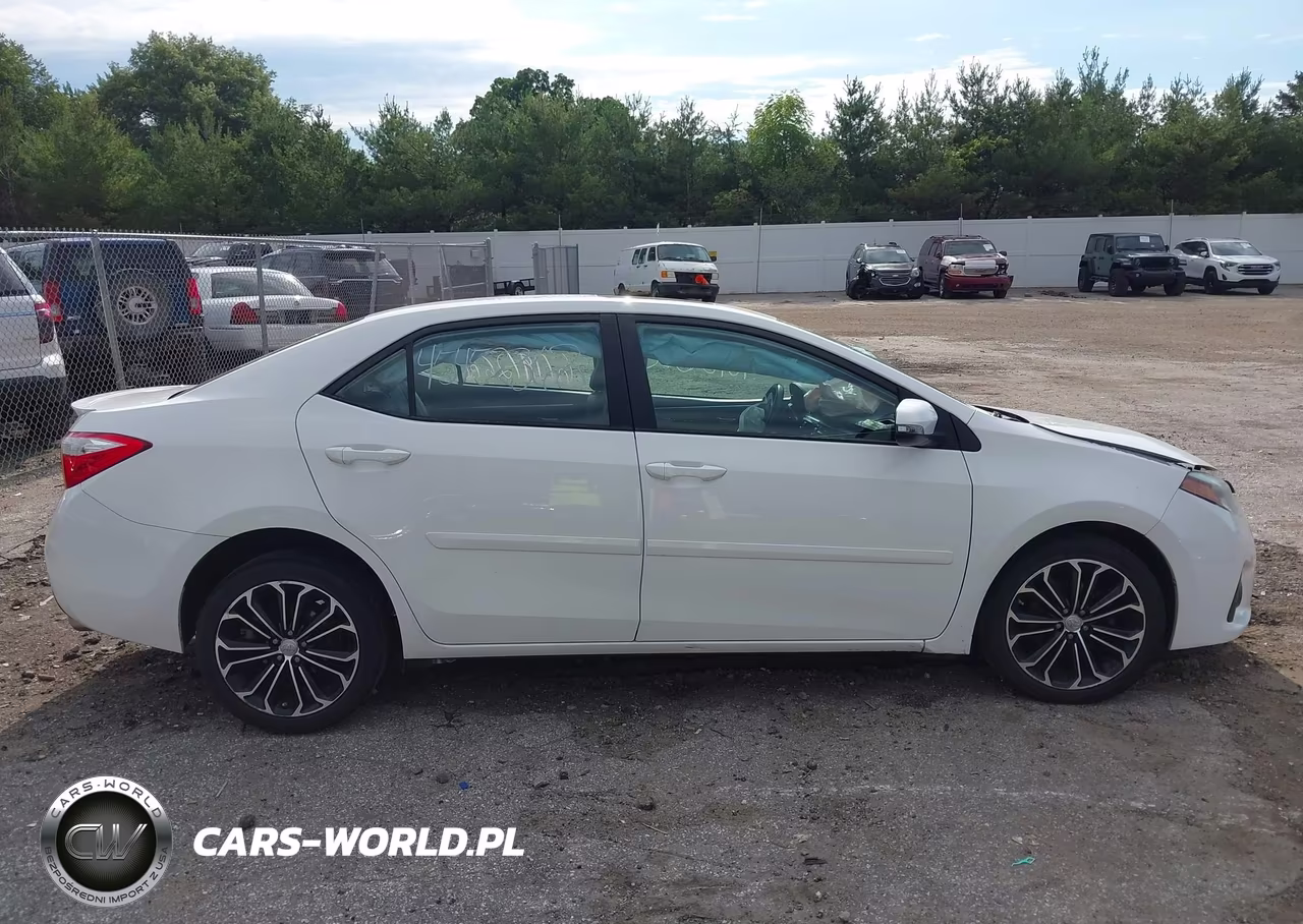 2015 Toyota Corolla S Plus VIN:5YFBURHE6FP190094 - 13