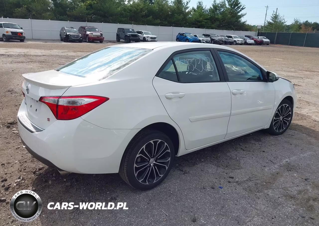 2015 Toyota Corolla S Plus VIN:5YFBURHE6FP190094 - 4