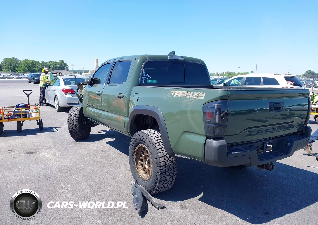 2022 Toyota Tacoma Trd Off Road VIN:3TMCZ5AN9NM523113 - 3