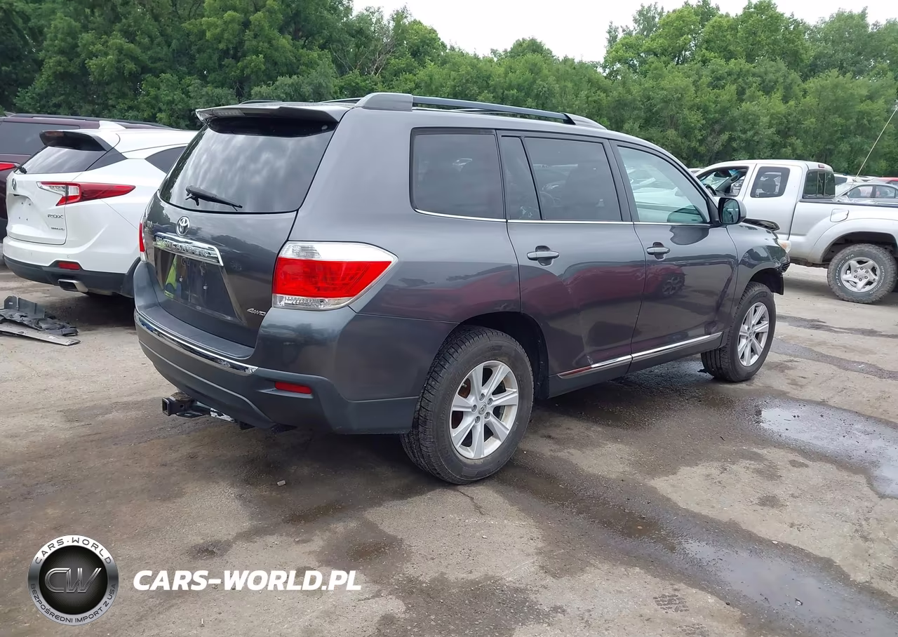 2013 Toyota Highlander Se V6 VIN:5TDBK3EH0DS211852 - 4