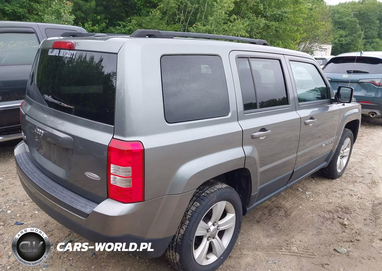 2012 Jeep Patriot Latitude VIN:1C4NJRFB3CD616966 - 4