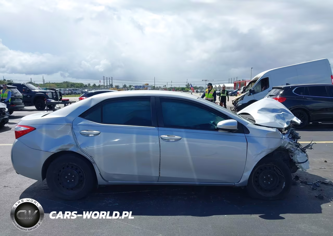 2015 Toyota Corolla Le VIN:2T1BURHE8FC462726 - 13