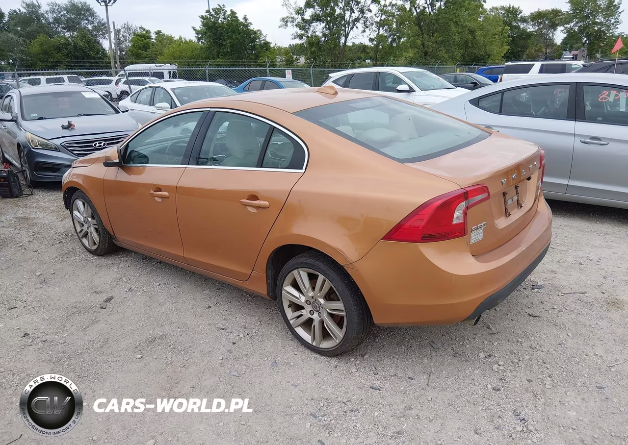2011 Volvo S60 T6 VIN:YV1902FHXB2016496 - 3