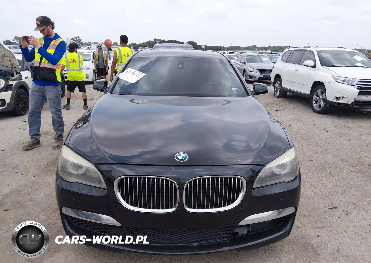 2010 BMW 750Li VIN:WBAKB8C59ACY63398 - 12