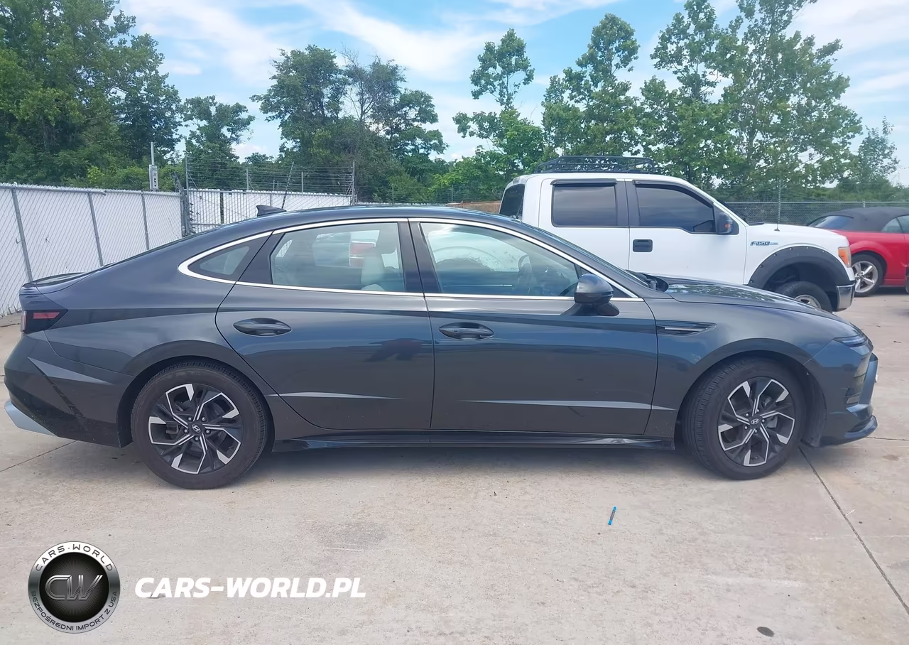 2025 Hyundai Sonata Sel VIN:KMHL64JA9SA495138 - 13