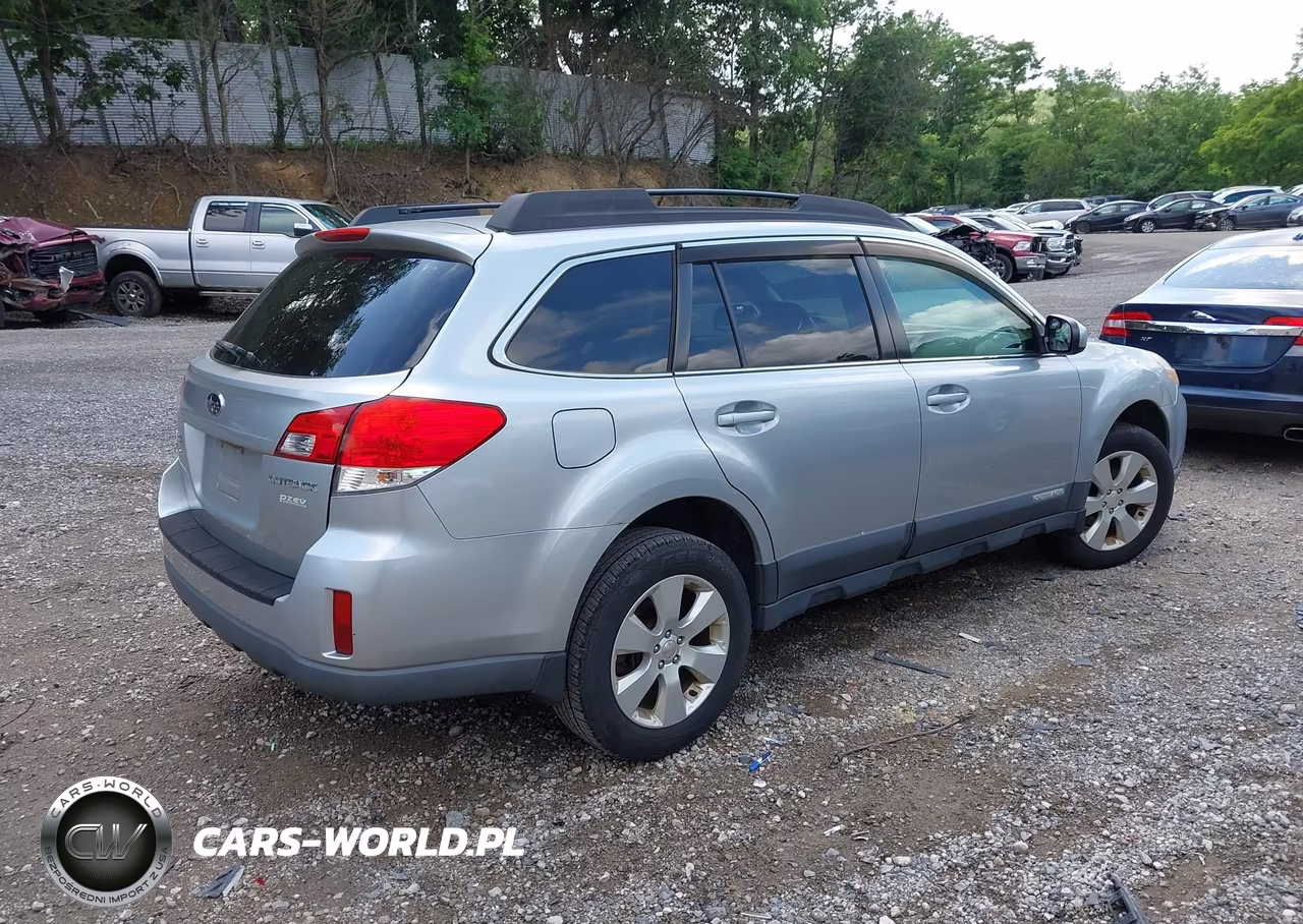 2012 Subaru Outback 2.5I Premium VIN:4S4BRBCC3C3214124 - 4