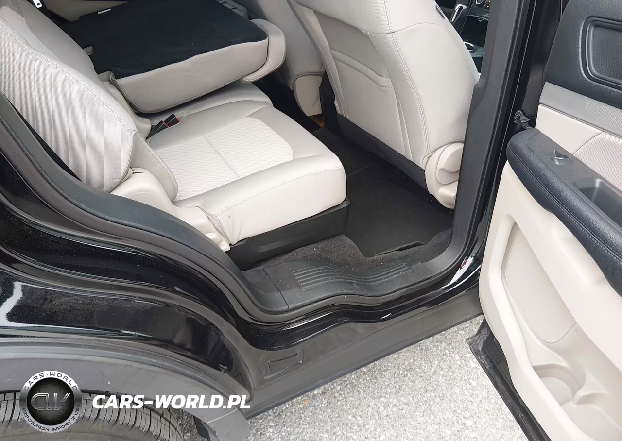 2018 Ford Explorer VIN:1FM5K8BH2JGC35361 - 8