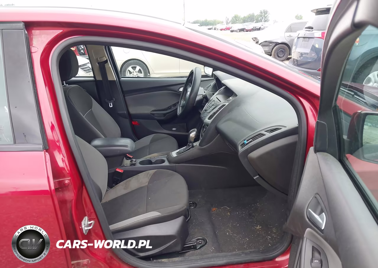 2014 Ford Focus Se VIN:1FADP3K22EL153214 - 5