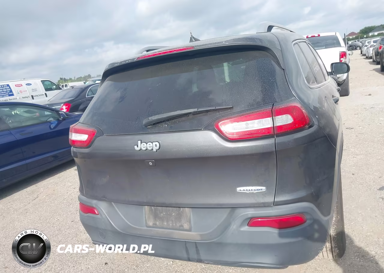 2017 Jeep Cherokee Latitude VIN:1C4PJLCB2HW574134 - 16