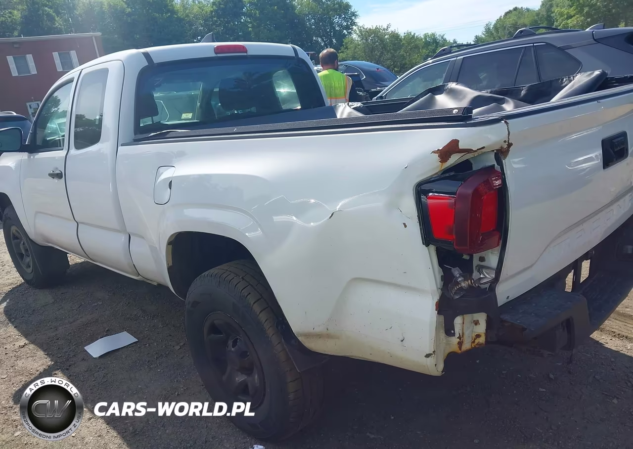 2018 Toyota Tacoma Sr VIN:5TFRX5GNXJX109821 - 3