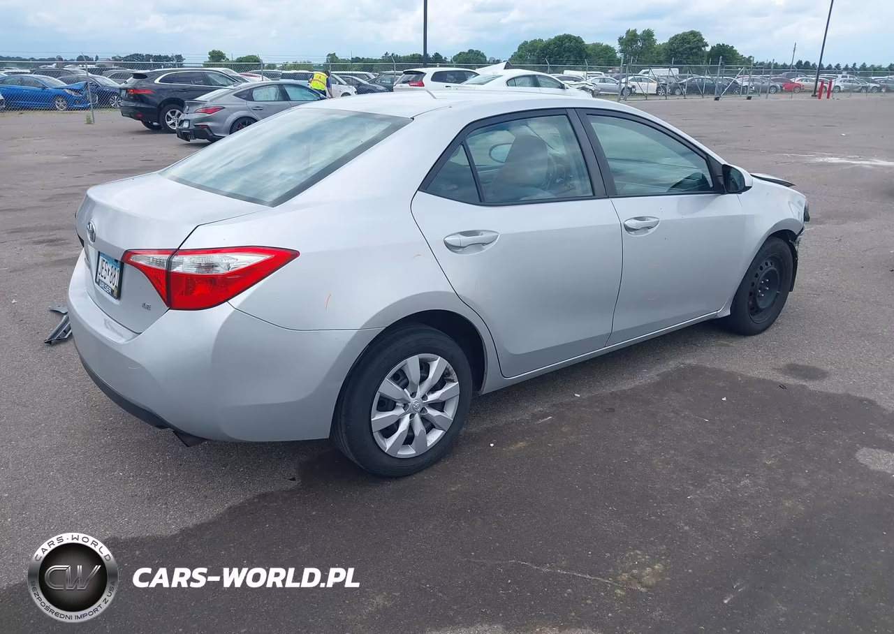 2016 Toyota Corolla Le VIN:5YFBURHE9GP368968 - 4