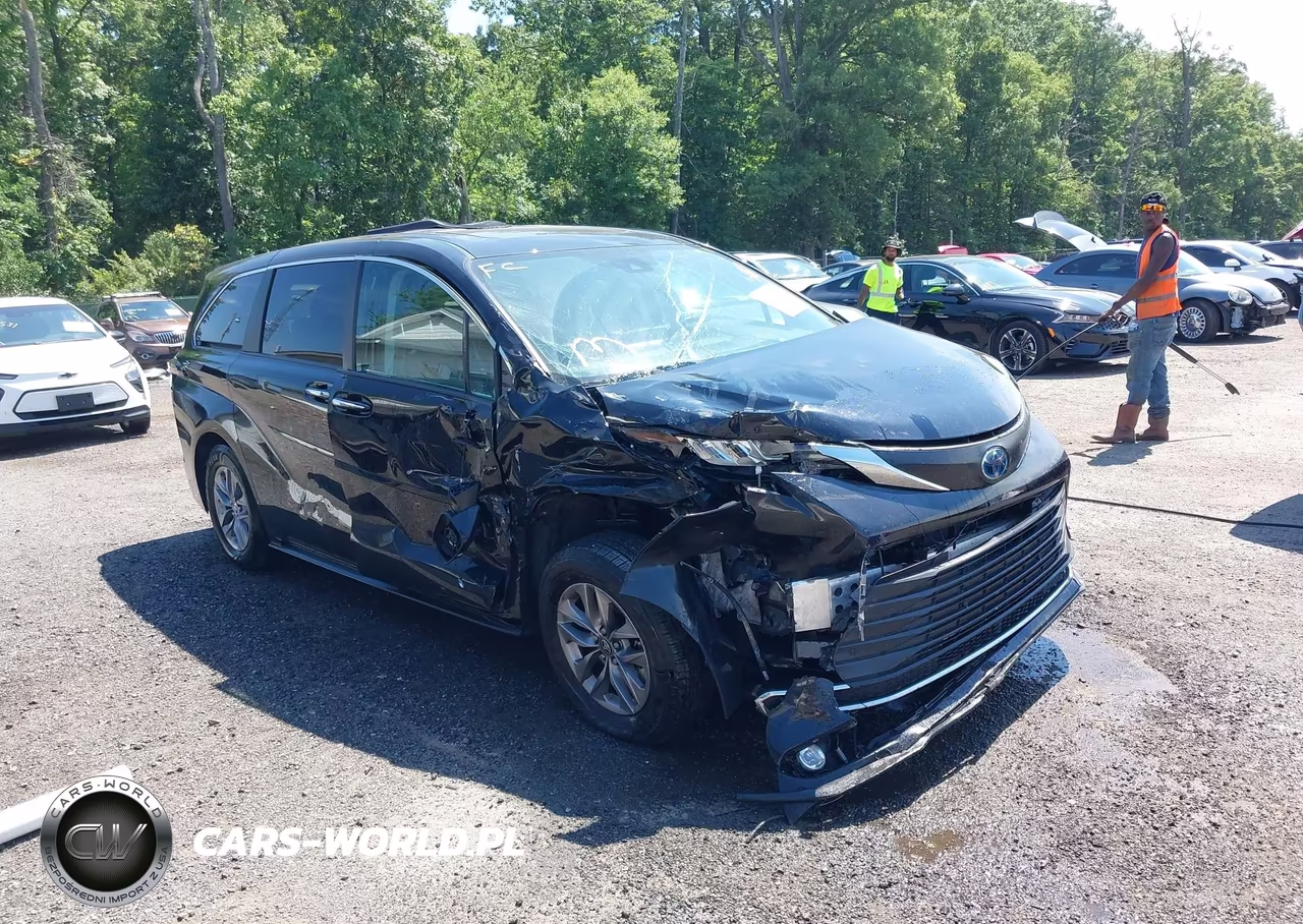 2022 Toyota Sienna Xle – zdjęcie 1 z 16