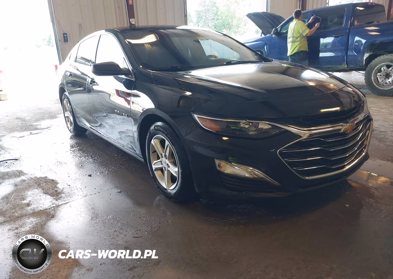 2021 Chevrolet Malibu Fwd 1Fl – zdjęcie 1 z 17