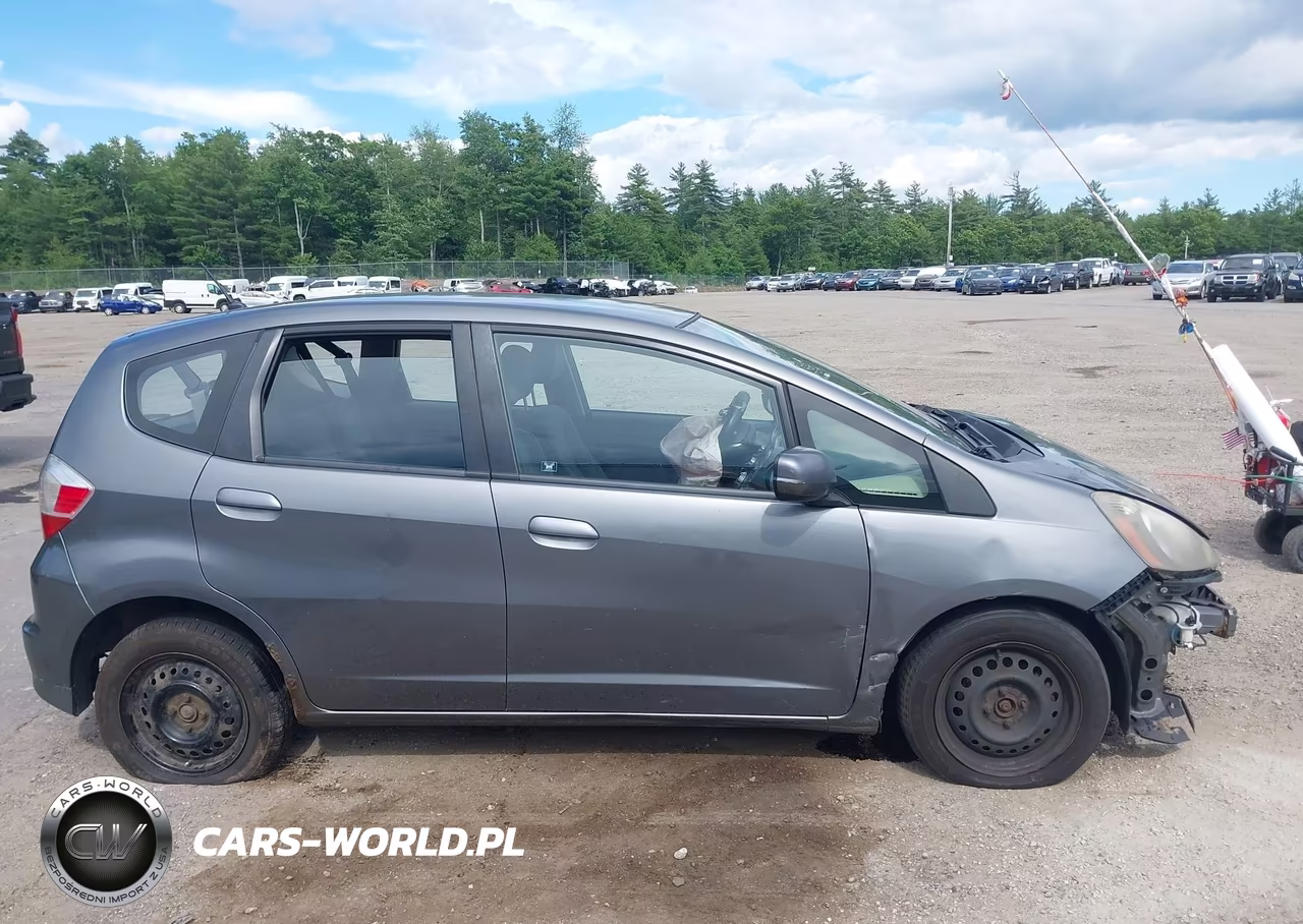 2012 Honda Fit VIN:JHMGE8H32CS008279 - 13