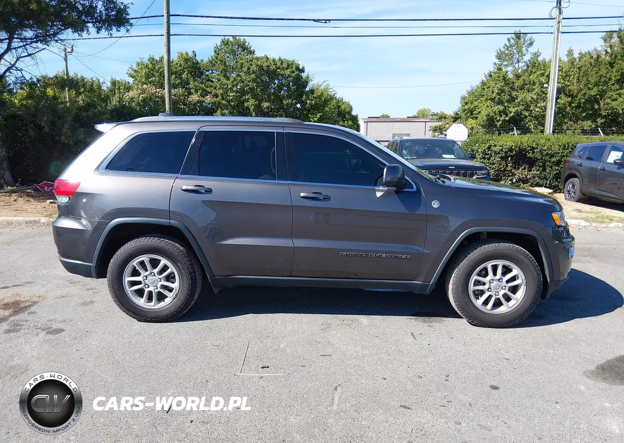 2019 Jeep Grand Cherokee Laredo E 4X4 VIN:1C4RJFAG7KC754162 - 18