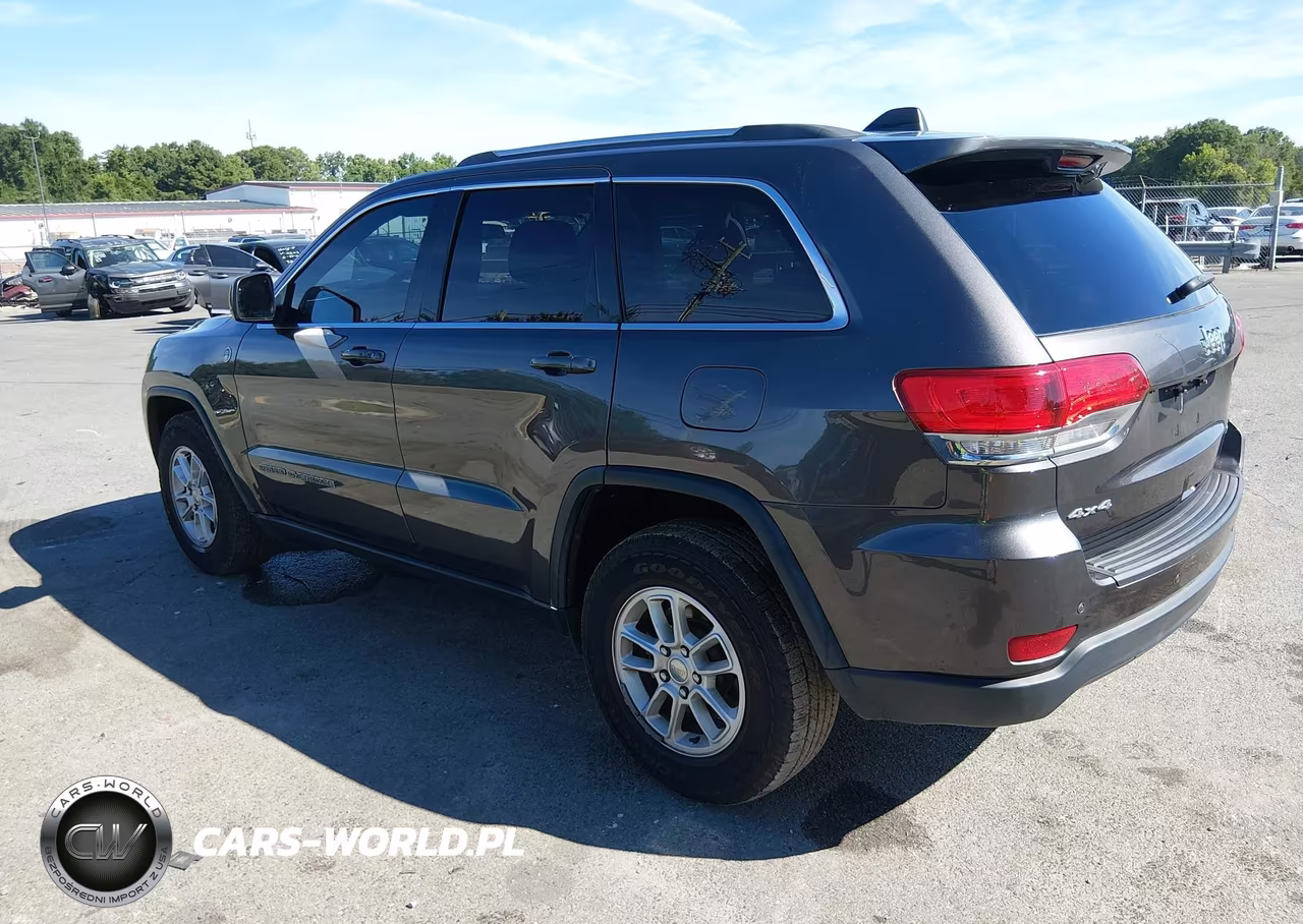 2019 Jeep Grand Cherokee Laredo E 4X4 VIN:1C4RJFAG7KC754162 - 3