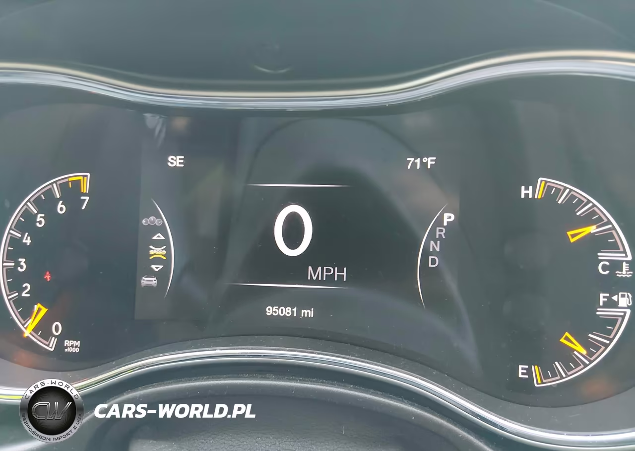 2019 Jeep Grand Cherokee Laredo E 4X4 VIN:1C4RJFAG7KC754162 - 7
