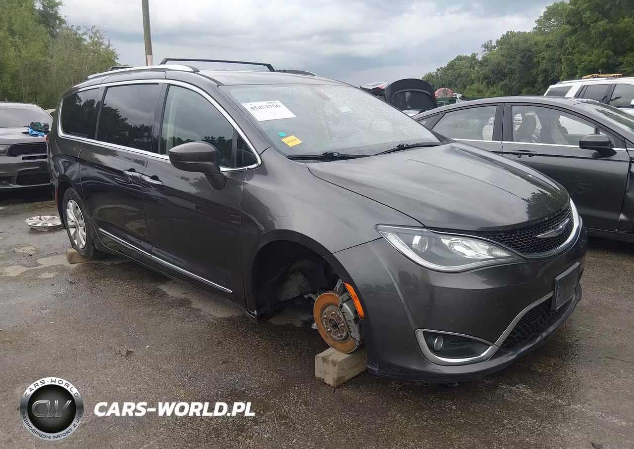 2019 Chrysler Pacifica Touring L VIN:2C4RC1BG1KR680899 - 1
