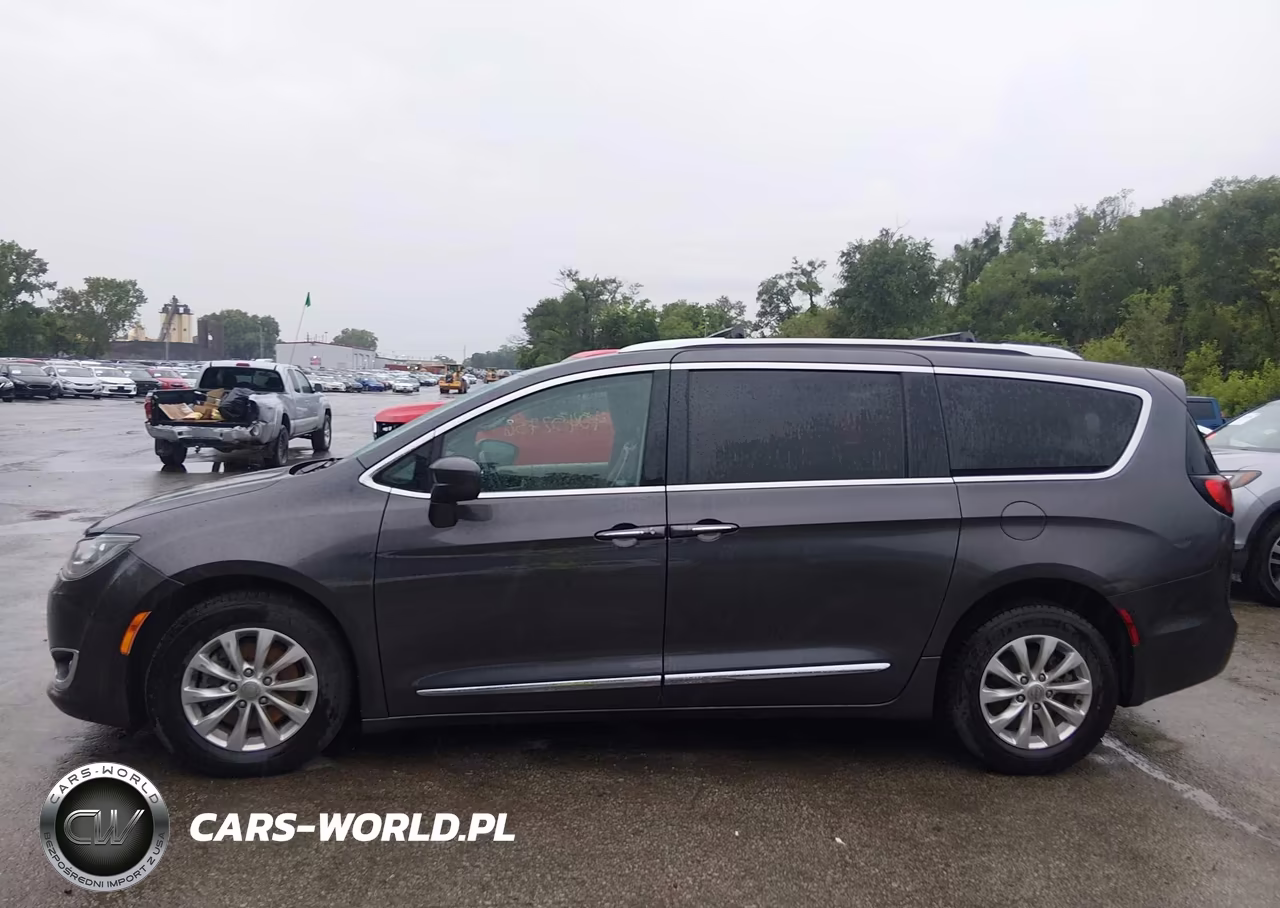 2019 Chrysler Pacifica Touring L VIN:2C4RC1BG1KR680899 - 15