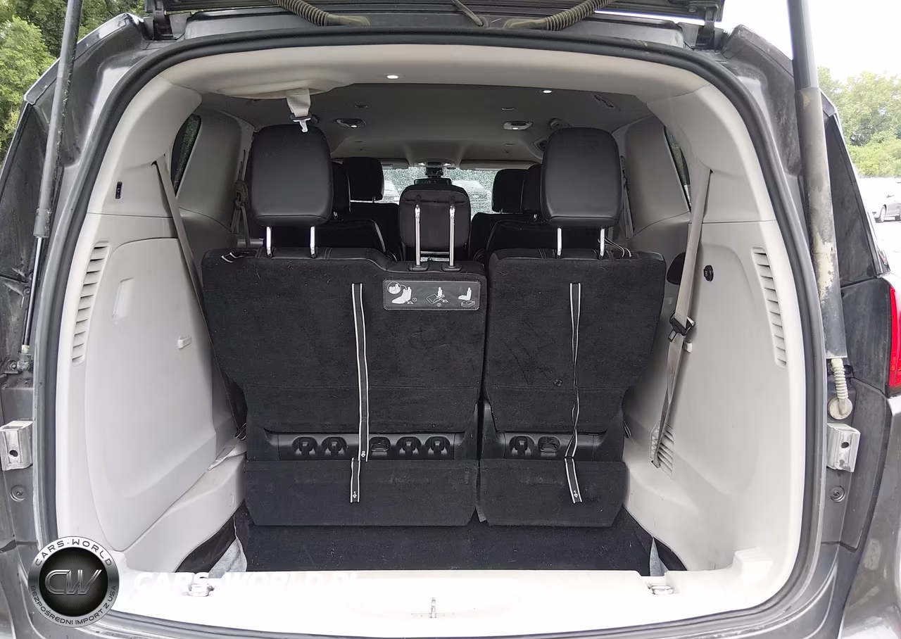 2019 Chrysler Pacifica Touring L VIN:2C4RC1BG1KR680899 - 18