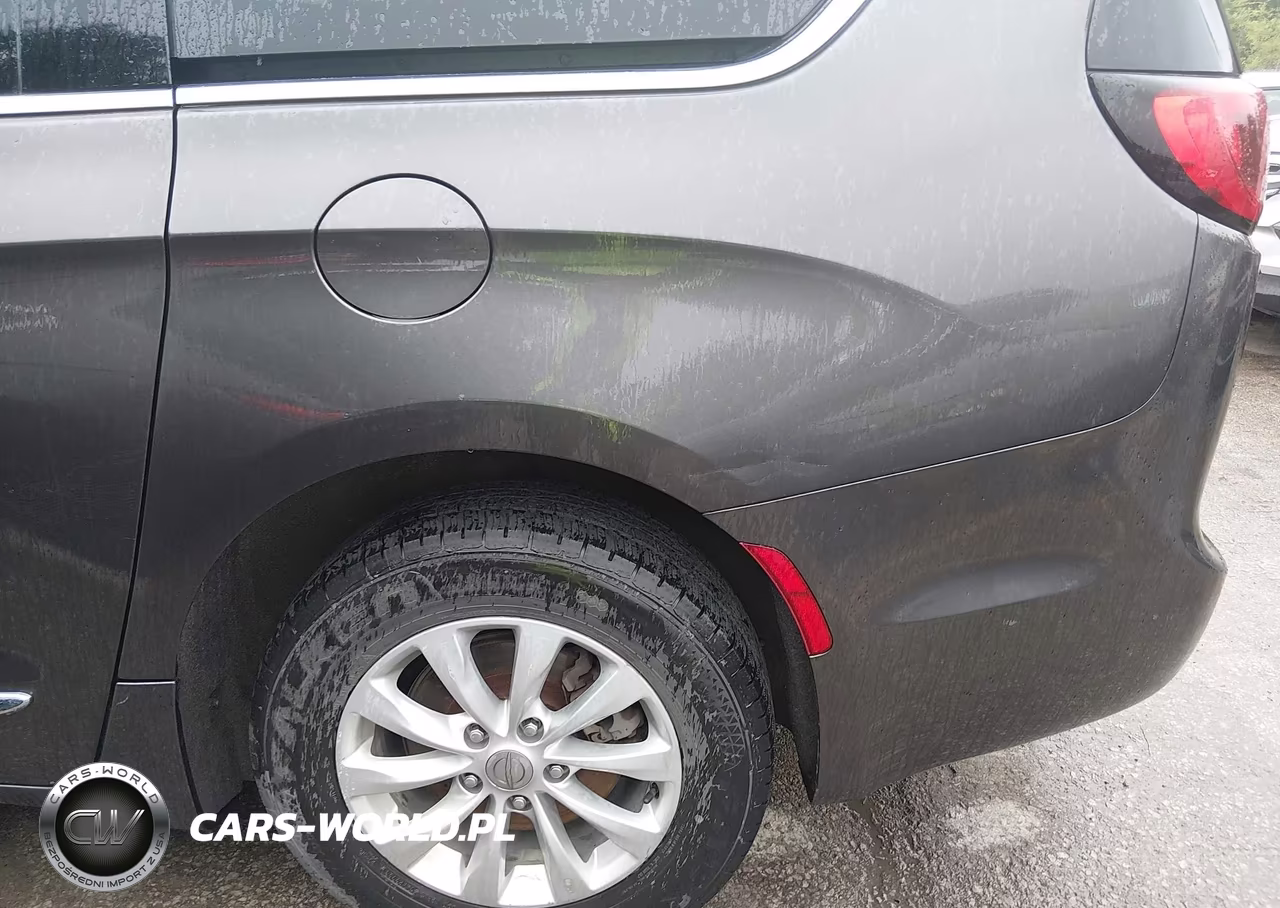2019 Chrysler Pacifica Touring L VIN:2C4RC1BG1KR680899 - 19