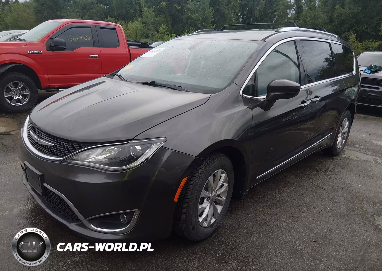 2019 Chrysler Pacifica Touring L VIN:2C4RC1BG1KR680899 - 2