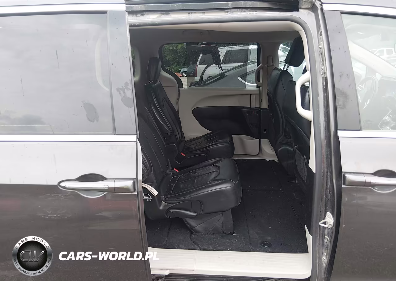 2019 Chrysler Pacifica Touring L VIN:2C4RC1BG1KR680899 - 8