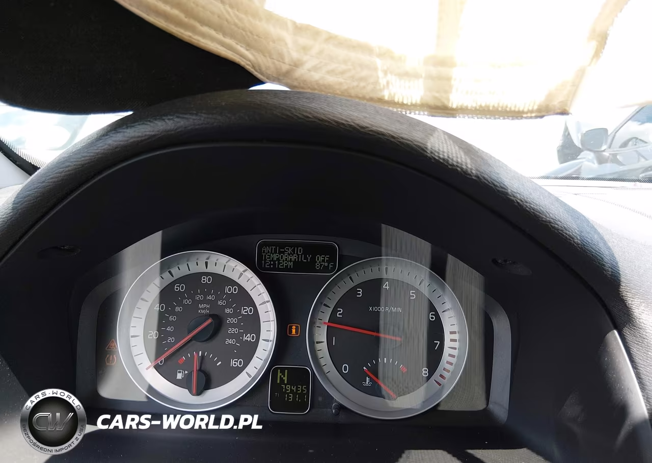2011 Volvo C70 T5 (Retail Only) VIN:YV1672MC1BJ110049 - 7