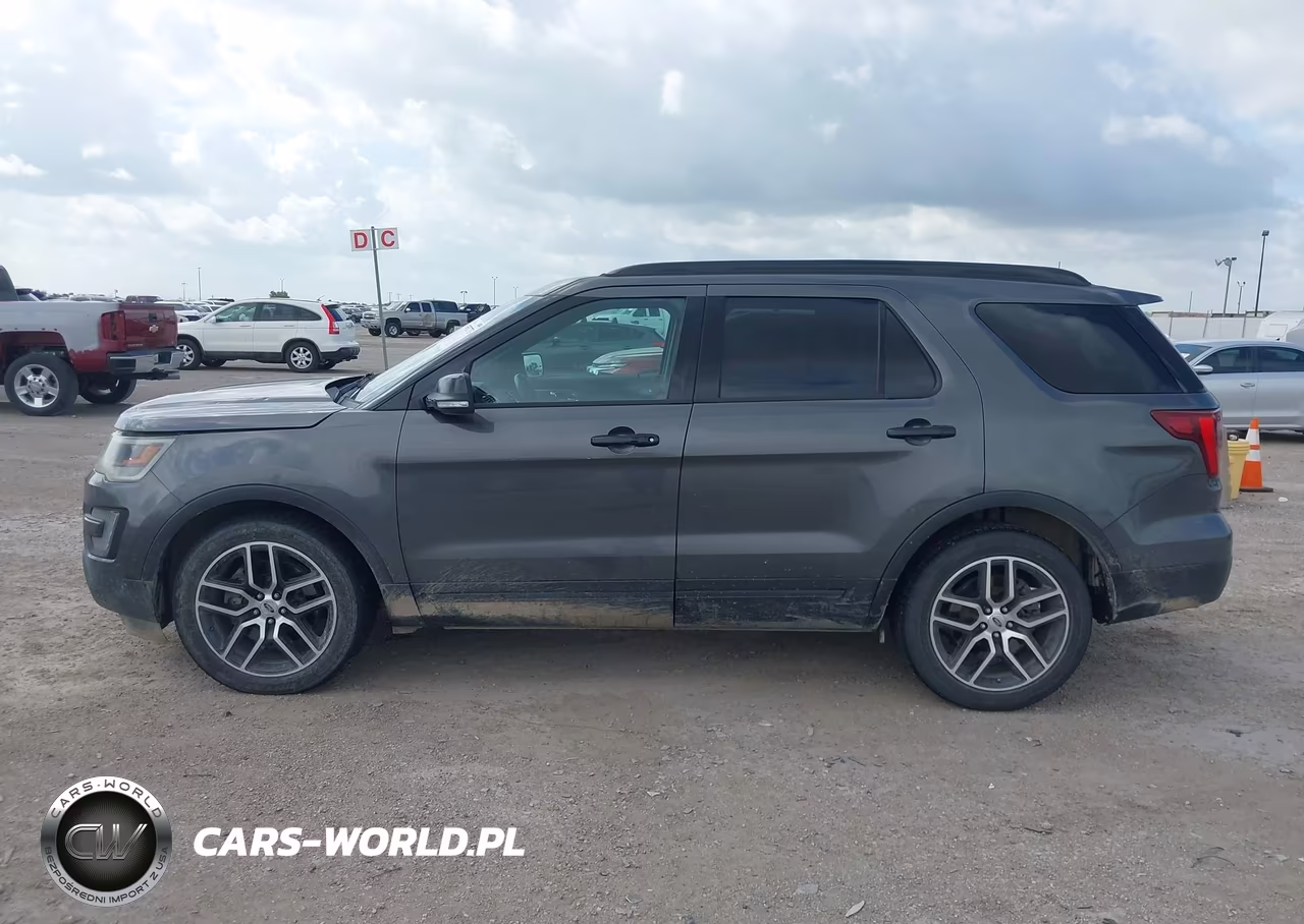 2016 Ford Explorer Sport VIN:1FM5K8GT7GGB15710 - 14
