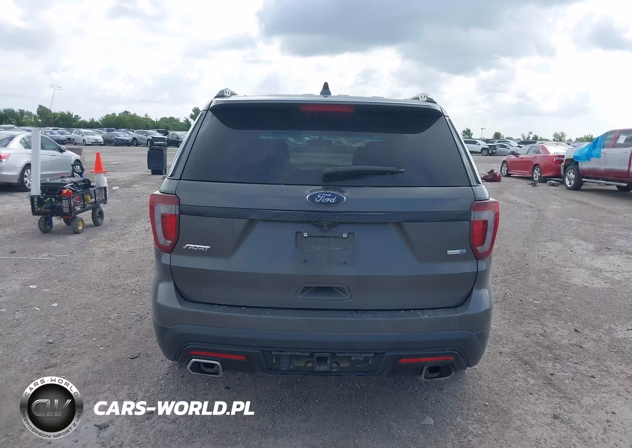2016 Ford Explorer Sport VIN:1FM5K8GT7GGB15710 - 16