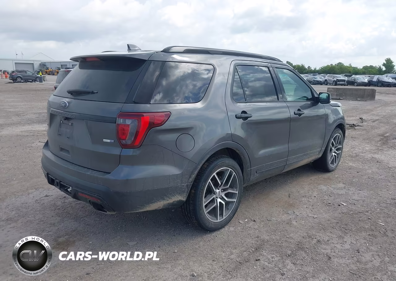 2016 Ford Explorer Sport VIN:1FM5K8GT7GGB15710 - 4