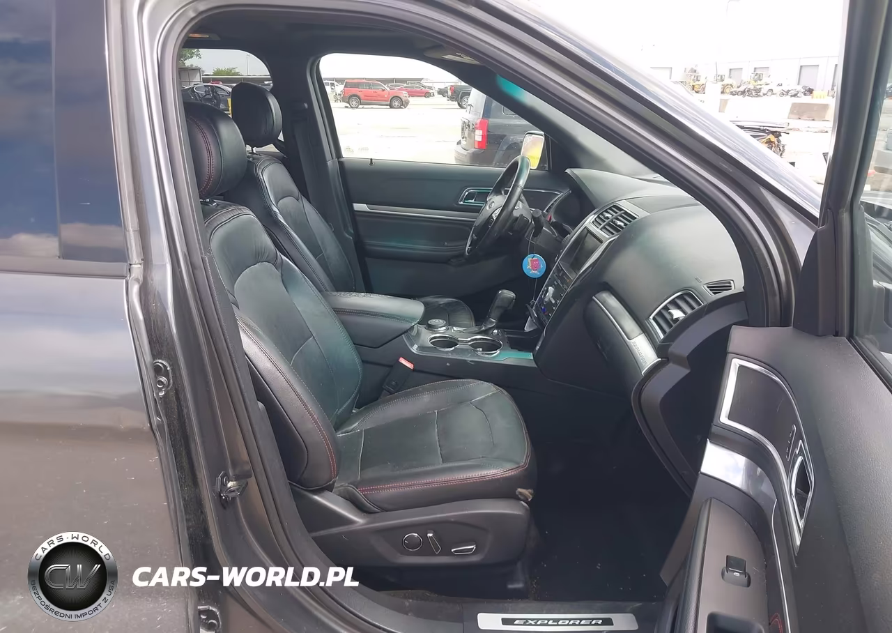 2016 Ford Explorer Sport VIN:1FM5K8GT7GGB15710 - 5
