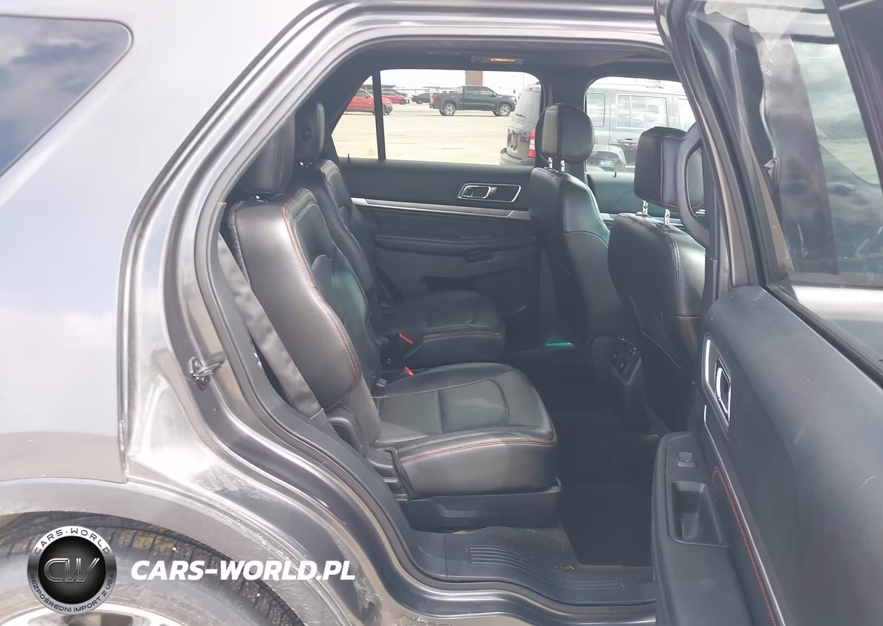 2016 Ford Explorer Sport VIN:1FM5K8GT7GGB15710 - 8