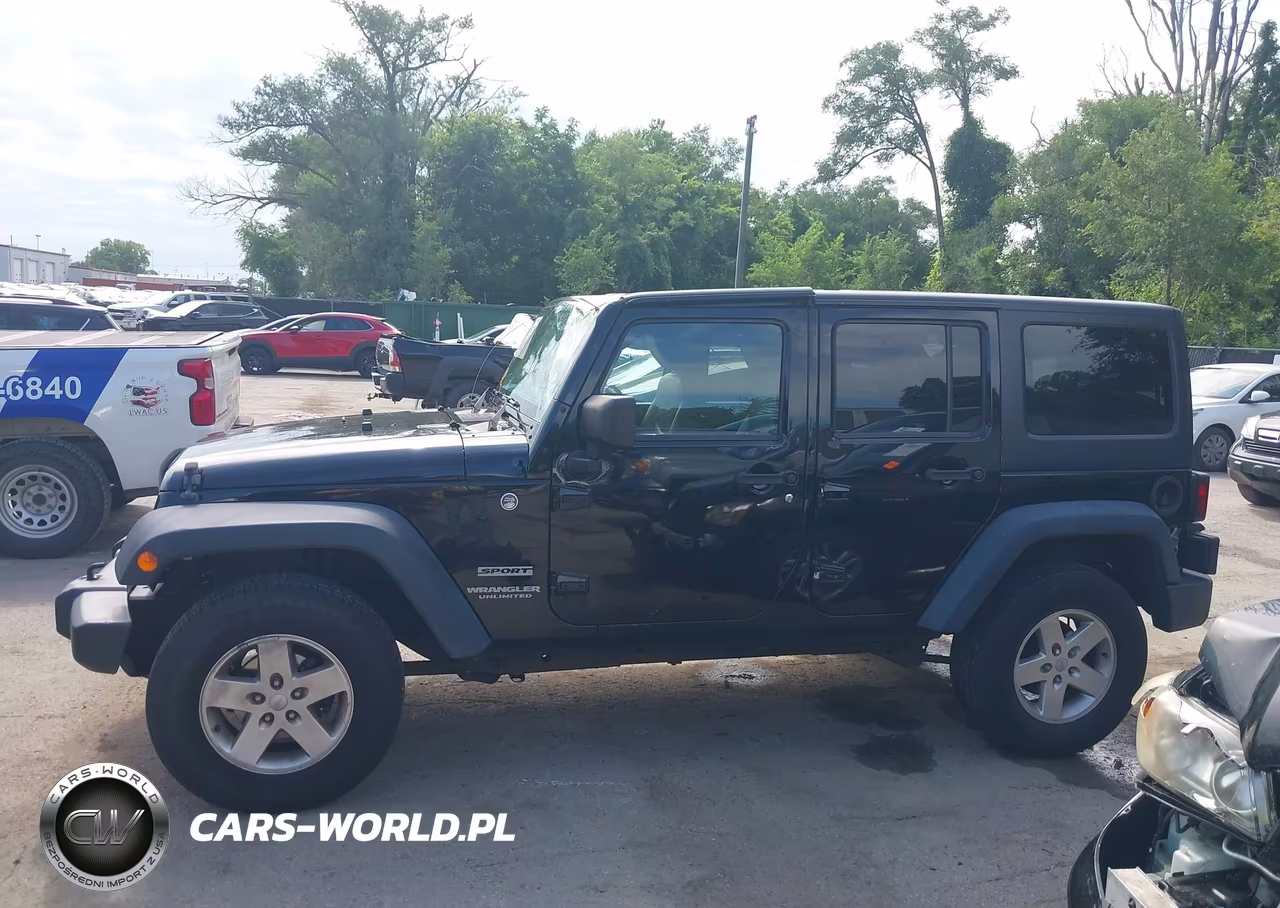 2014 Jeep Wrangler Unlimited Sport VIN:1C4BJWDG1EL250711 - 14