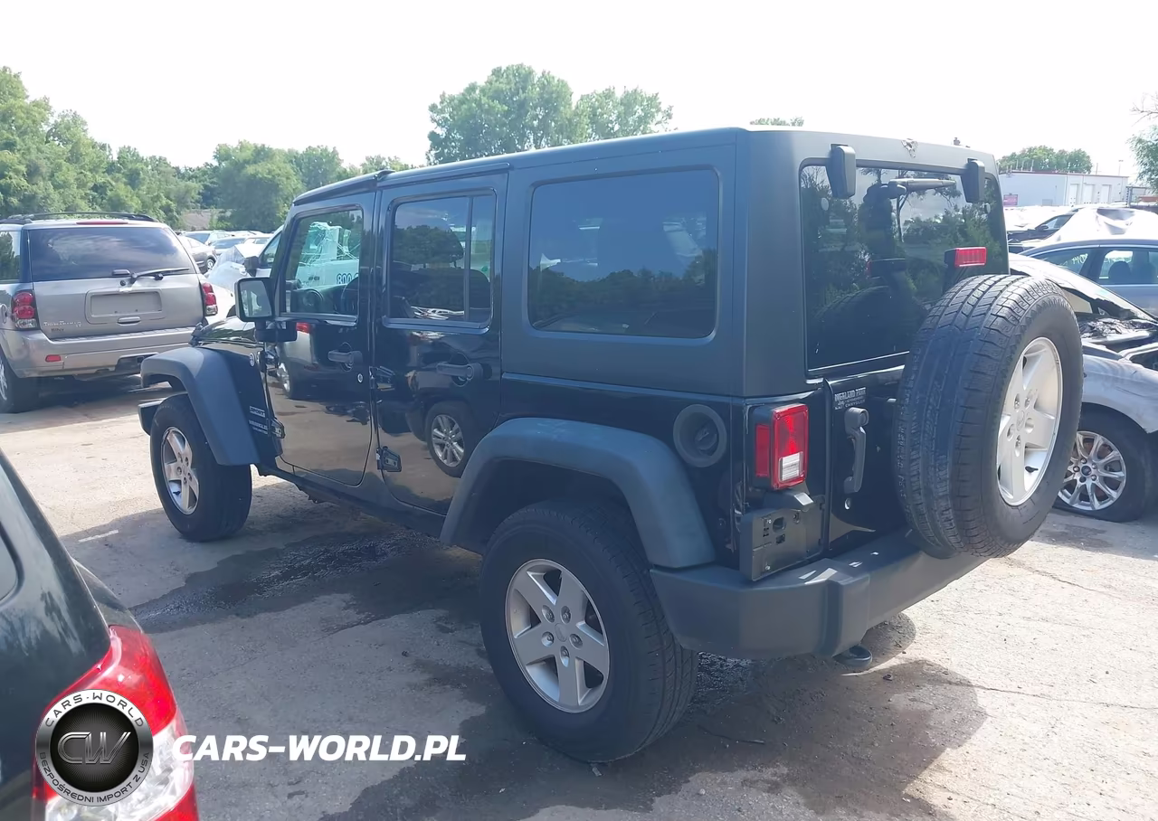2014 Jeep Wrangler Unlimited Sport VIN:1C4BJWDG1EL250711 - 3