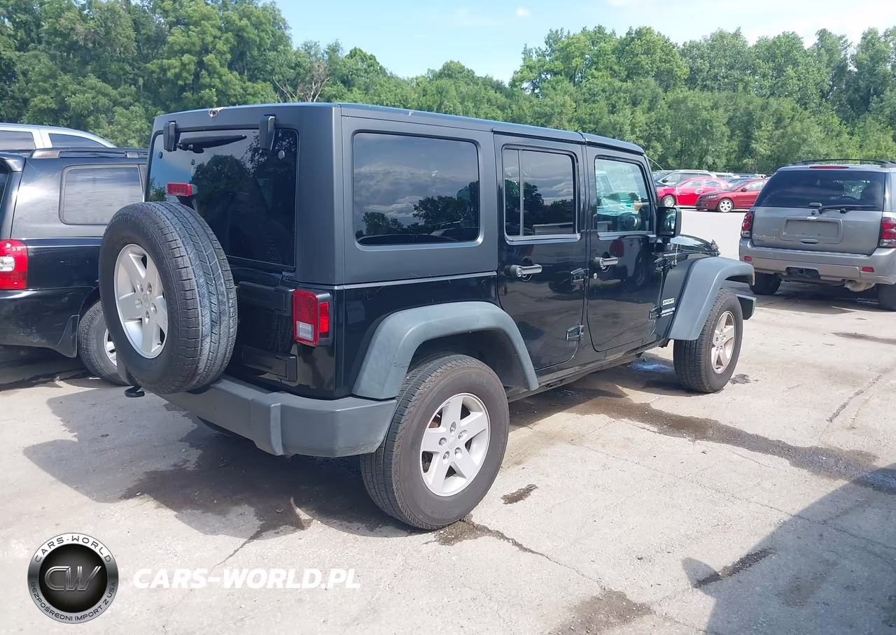 2014 Jeep Wrangler Unlimited Sport VIN:1C4BJWDG1EL250711 - 4