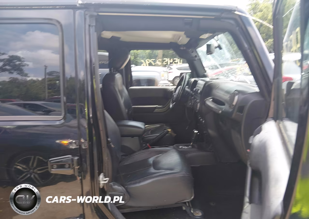 2014 Jeep Wrangler Unlimited Sport VIN:1C4BJWDG1EL250711 - 5