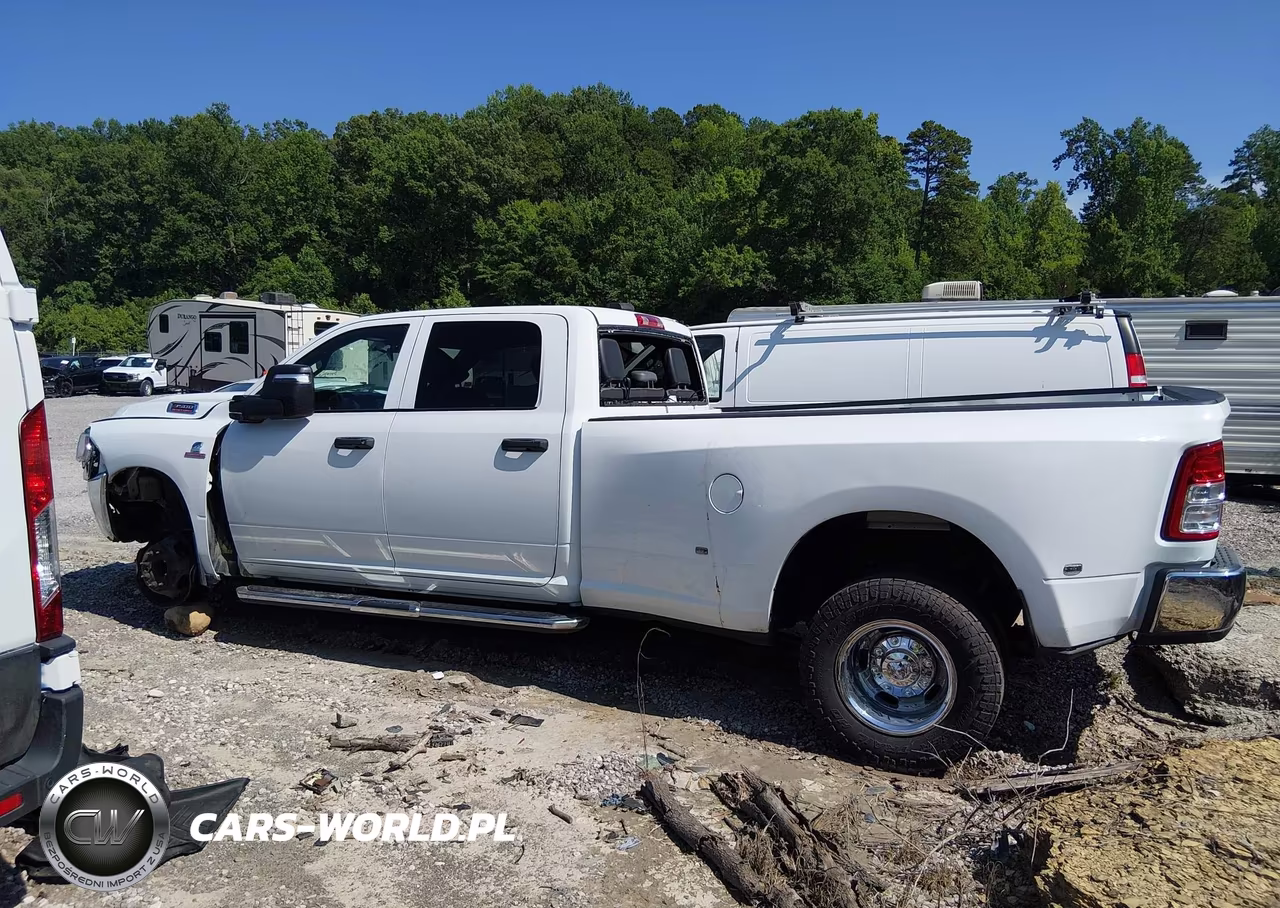 2023 Ram 3500 Tradesman 4X4 8' Box VIN:3C63RRGLXPG554389 - 14