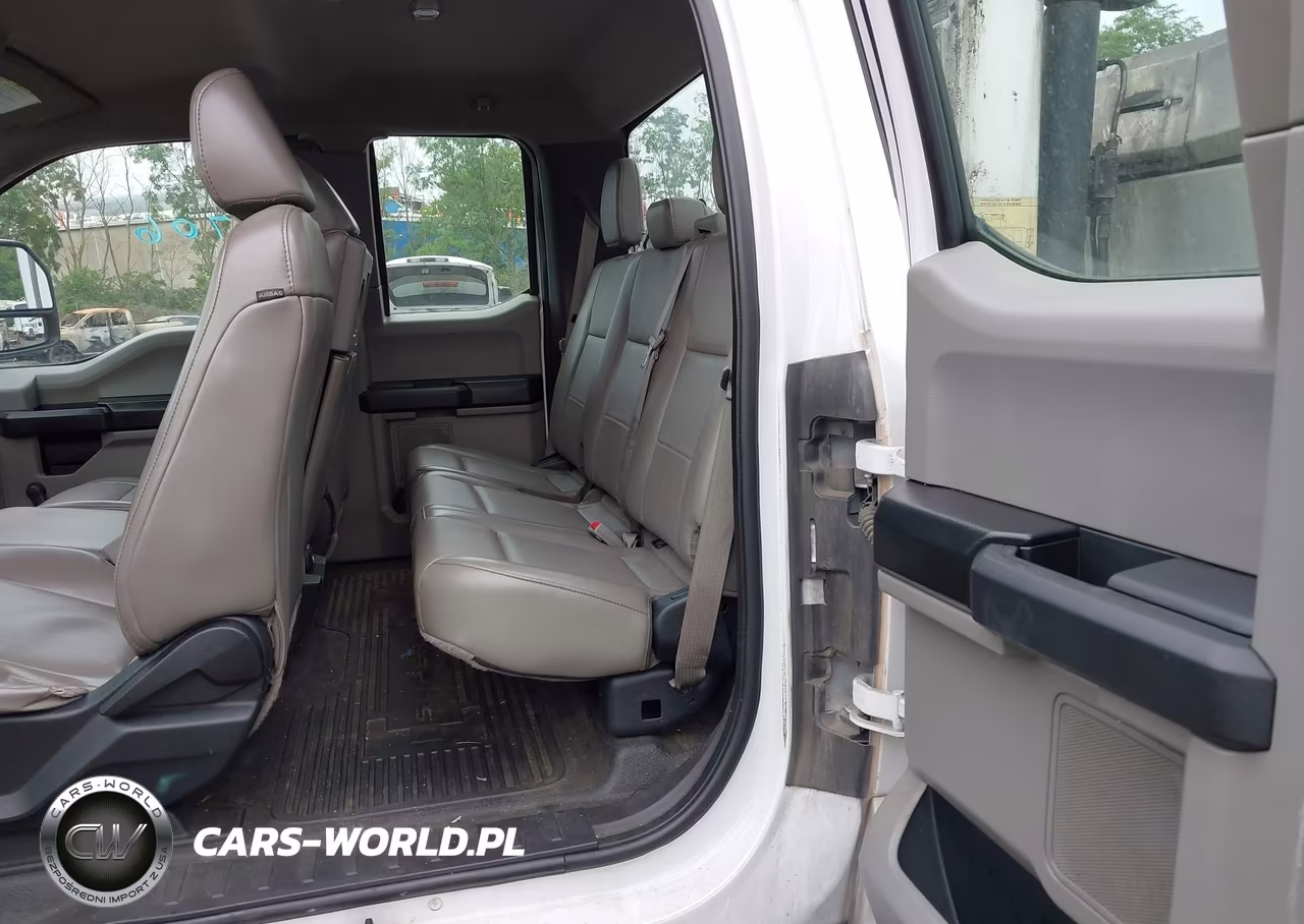 2017 Ford F-550 Chassis Lariat-Xl-Xlt VIN:1FD0X5GTXHEE49527 - 6