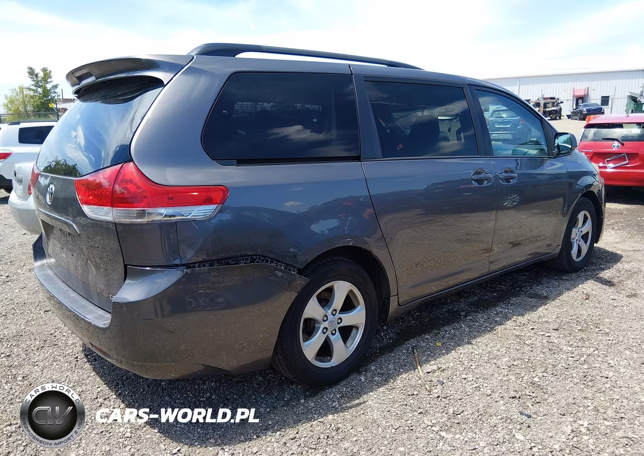 2011 Toyota Sienna Le V6 VIN:5TDKK3DC6BS116957 - 4